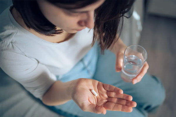 قرص سقط جنین چگونه باعث پایان بارداری می‌شود؟ ملکرد داروهایی مانند میزوپروستول و سایتوتک و مکانیسم اثر آن‌ها بر رحم را به‌طور کامل