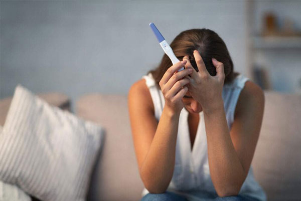 بارداری ناخواسته و سقط جنین، از عوامل بروز تا پیامدهای آن را بررسی و راهکارهایی برای تصمیم‌گیری آگاهانه و حمایت از زنان ارائه می‌دهیم.